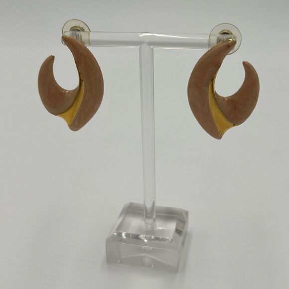 Napier Enamel Swoop Earrings, Vintage Gold Tone Peach/Light Pink Earring - Picture 2 of 9